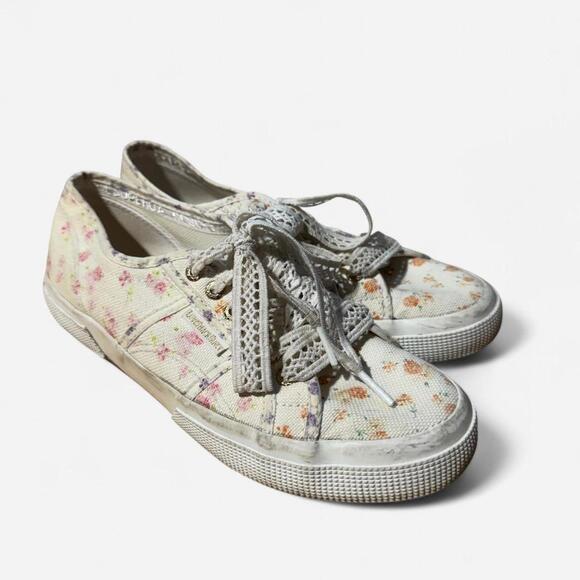 LoveShackFancy x Superga Lace Floral Sneakers, Size 9.5, excellent condition! - Picture 2 of 4